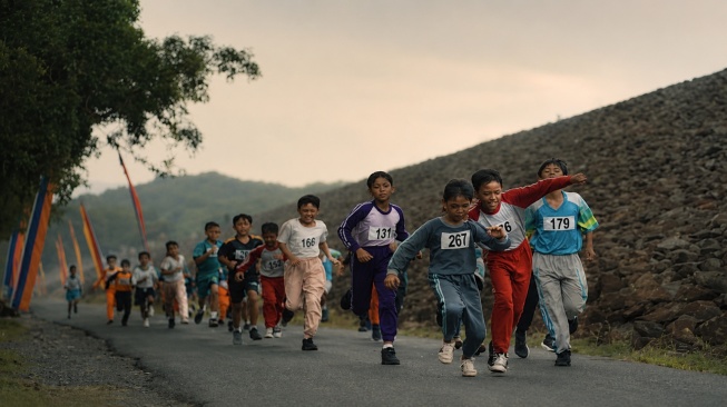 Review Children of Heaven Versi Indonesia: Melokal dan Lebih Segar Berkat Peran Komika