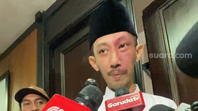 Mata Berkaca-kaca, Legislator Gerindra Jember Akui Khilaf Main Game Sambil Merokok saat Rapat