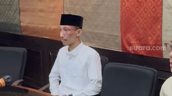 Disidang Usai Viral Main Game dan Merokok di Rapat, Begini Tampang Anggota DPRD Jember Achmad Syahri