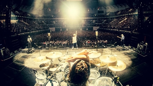 One Ok Rock sukses menutup rangkaian konser Detox Asia Tour 2026  di Indonesia Arena, Senayan, Jakarta, pada Sabtu (16/5/2026) malam. [Instagram/@10969taka]