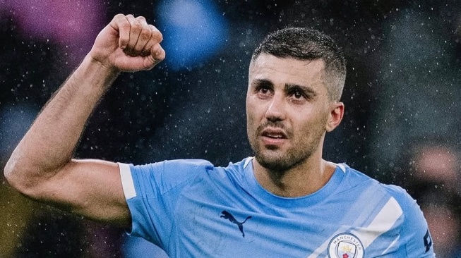 Manchester City Juara Piala FA, Rodri Tebar Ancaman ke Arsenal: Awas Terpeleset Lagi!