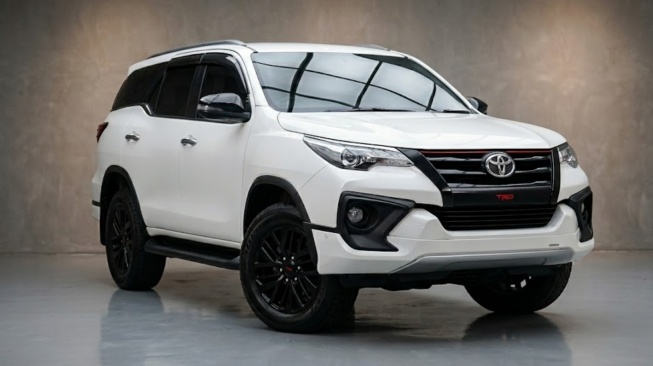 Harga Terjun Bebas, 3 Alasan Fortuner Tipe Ini Ternyata Lebih Nyaman dari Tipe GR, Masih Worth It?