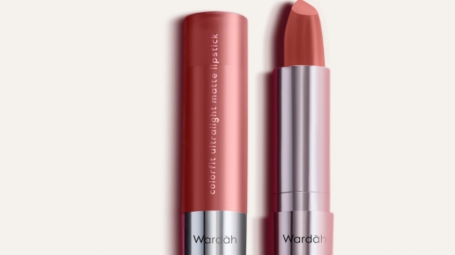 Wardah Colorfit Ultralight Matte Lipstik 03 Caramel Nude. [Wardah]