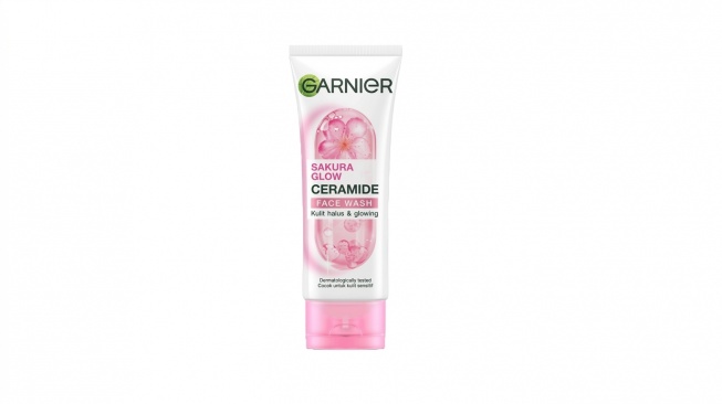 Garnier Sakura Glow Pembersih Wajah