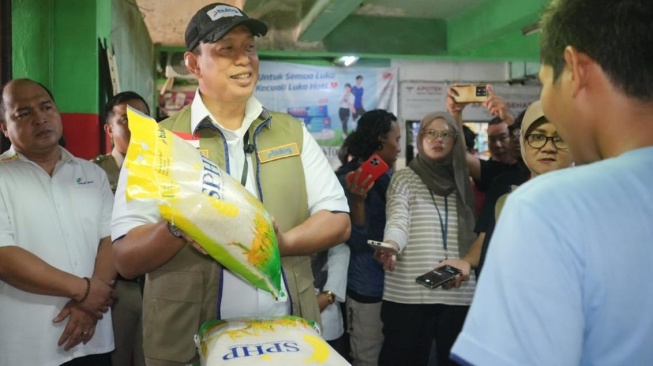 Direktur Utama Perum Bulog Letnan Jenderal TNI (Purn) Dr. Ahmad Rizal Ramdhani, S.Sos., S.H., M.Han menegaskan harga beras medium SPHP di seluruh wilayah masih berada di bawah Harga Eceran Tertinggi (HET) yang telah ditetapkan pemerintah.(Dok: Bulog)