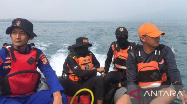 ABK Hilang di Perairan Gunung Krakatau, Tim SAR Gabungan Lakukan Pencarian