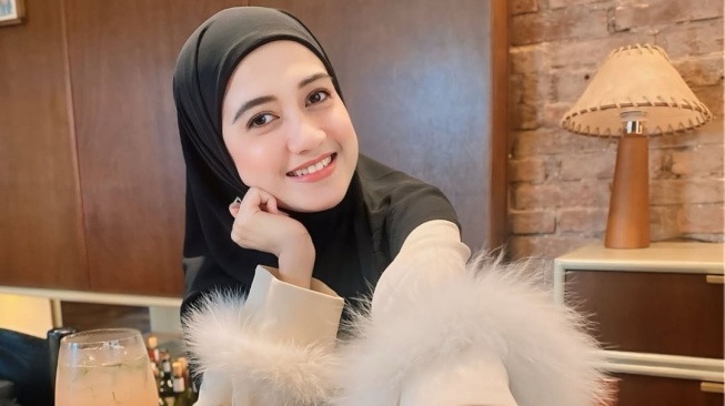 Dituduh Zalimi Pekerja hingga Viral, Selebgram Sindy HVT Bongkar Fakta Sebenarnya