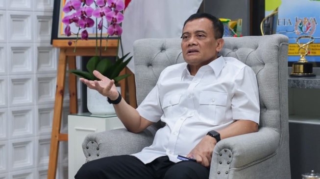 Gubernur Jawa Tengah, Ahmad Luthfi saat menerima audiensi CEO PT Arkadia Digital Media Tbk sekaligus Pemimpin Redaksi Suara.com, Suwarjono dan CEO Berita Jateng.tv, Nur Kholis di Kantornya, Semarang, Rabu (20/5/2026).