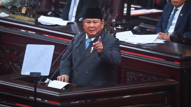 Prabowo ke Menkeu Purbaya: Kalau Pimpinan Bea Cukai Tak Mampu, Segera Ganti!