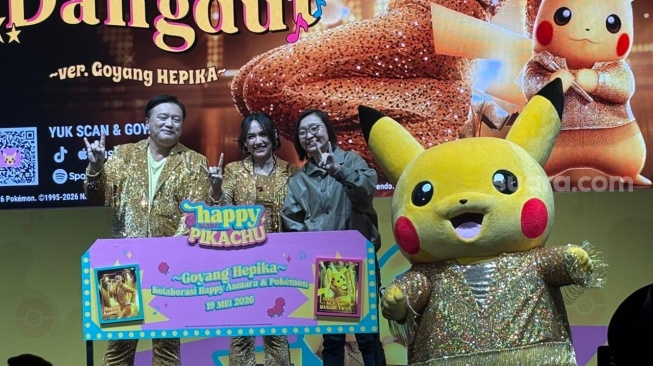 Happy Asmara derkolaborasi dengan Pikachu dari Pok&eacute;mon merilis video musik Kopi Dangdut ver. Goyang Hepika di kawasan SCBD, Jakarta Selatan pada Selasa, 19 Mei 2026. [Suara.com/Tiara Rosana]
