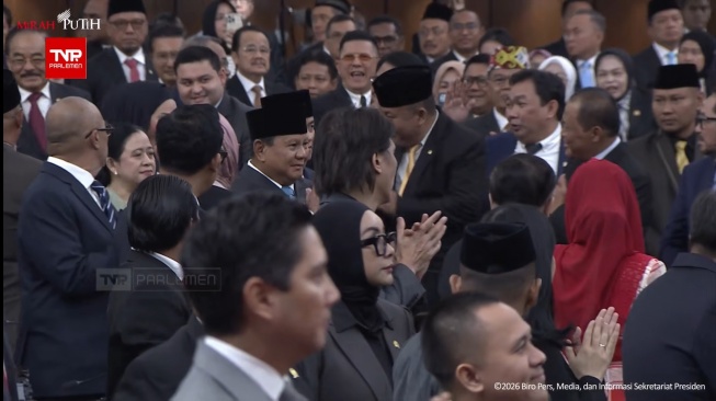 Diiringi Lagu Maju Tak Gentar, Prabowo Disambut Tepuk Tangan Meriah Anggota Dewan di Paripurna DPR