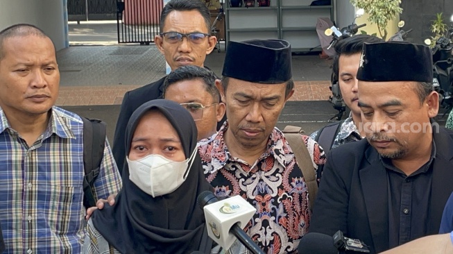 Pistol Ditembakkan Dua Kali, Putri Ahmad Bahar Ungkap Malam Mencekam di Markas GRIB Jaya