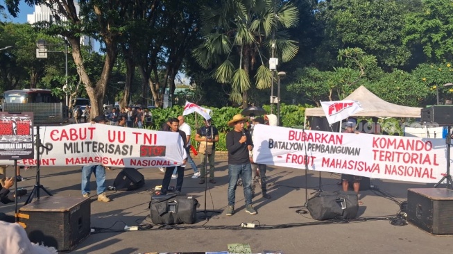 Ketua FMN di Aksi Kamisan: Jika Rezim Terus Menghisap Rakyat, Prabowo Akan Dijauhkan oleh Rakyat