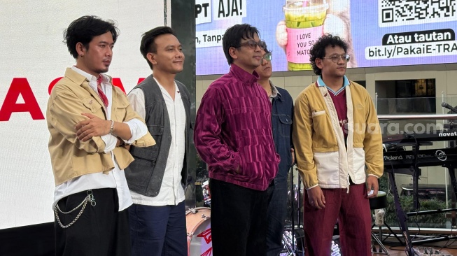 Grup band D'MASIV dalam jumpa pers di kawasan MH. Thamrin, Jakarta Pusat pada Rabu, 20 Mei 2026. [Suara.com/Tiara Rosana]