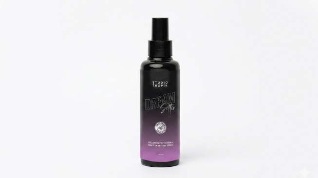 Studio Tropik Dream Setter Pollution Protection Makeup Setting Spray