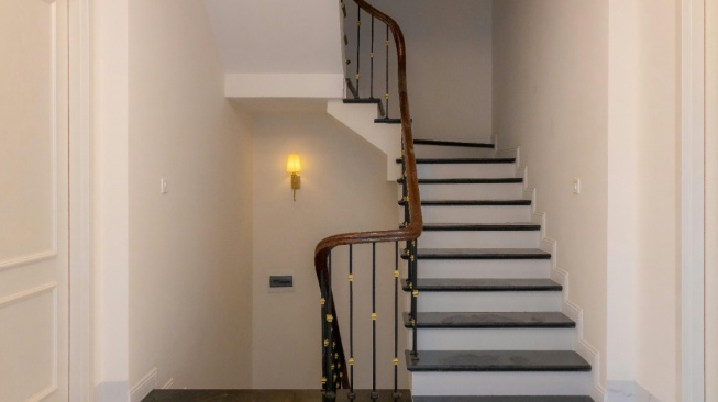 Rezeki Anti Seret, Ini Ciri-ciri Tangga Rumah Pembawa Hoki Menurut Fengshui