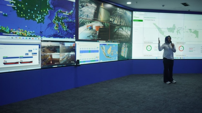 PT Pupuk Indonesia (Persero) memperkuat sistem distribusi pupuk nasional melalui pengoperasian Command Center yang mampu memantau penyaluran pupuk secara real-time, mulai dari pabrik hingga ke tangan petani. Foto Pupuk Indonesia.