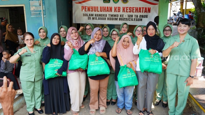 Program Penyuluhan Kesehatan TMMD ke-128 bersama Warga Pulomerak, Kota Cilegon. [Hairul Alwan/Suara.com]