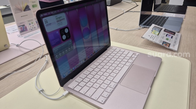 Di Tengah Dolar AS Menguat, Retail Ini Punya Cara Bikin Harga Gadget Tetap Terjangkau