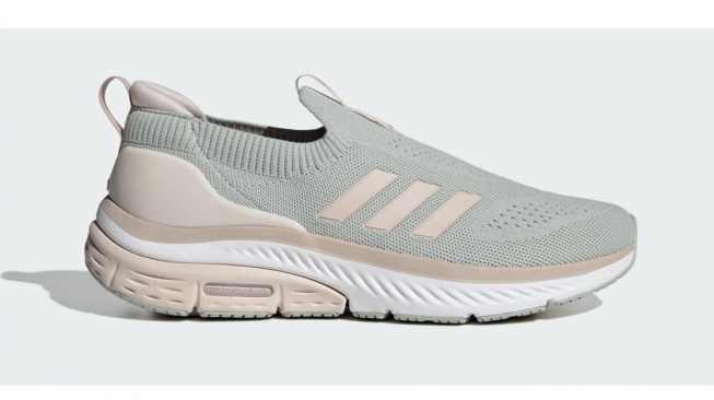 sepatu adidas tanpa tali - Cloudfoam Walk Lounger (adidas)