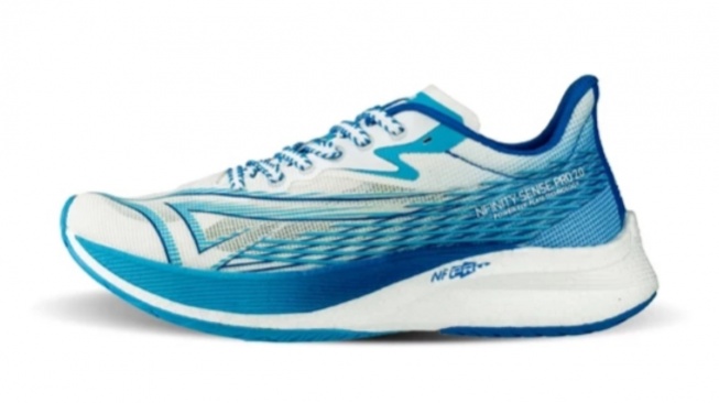 5 Sepatu Lari Lokal Terbaik untuk Race Day, Alternatif Adidas Adizero Versi Murah