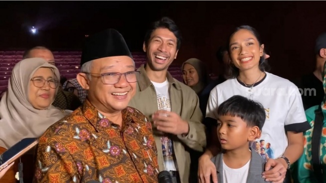 Curhat Menteri Pendidikan Saat Nobar Children of Heaven: Pakai Sepatu Seminggu Sekali