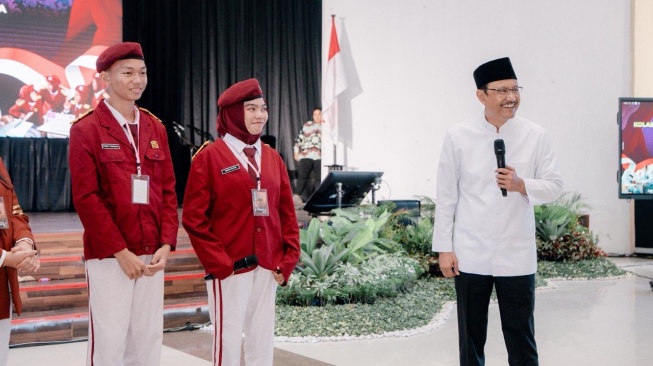 Mensos Gus Ipul Apresiasi Kemajuan Siswa Sekolah Rakyat di Katingan