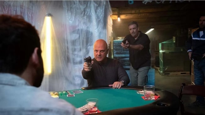 Film 10 Minutes Gone yang dibintangi Bruce Willis dan Michael Chiklis akan tayang pada Senin (25/5/2026) malam ini pukul 23.00 WIB di Trans TV. [YouTube]