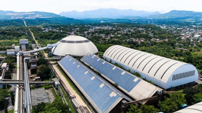 PLTS Berkapasitas 71,9 MW Resmi Dibangun, Terbesar di Sektor Semen RI