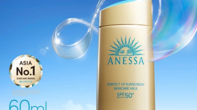 Anessa Perfect UV Sunscreen Skin Care Milk SPF 50+ PA++++. [Shopee/Anessa]