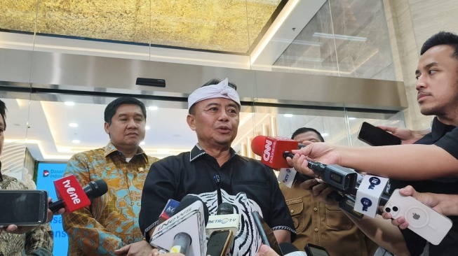 Sekretaris Daerah Provinsi Jawa Barat, Herman Suryatman dalam Agenda Pembahasan KUR Perumahan, Rumah Subsidi Tapak, Rumah Subsidi Rusun, dan Kota Baru Satelit yang berlangsung di Kawasan Sentra BRI, Jakarta (25/5/2026). (Suara.com/Mohammad Rhadzaki Ramadhan)