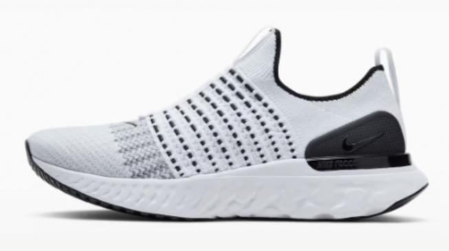 Nike Phantom Run 2. [Nike]