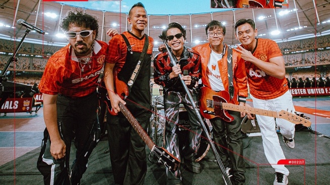 Banyak yang kangen dan berharap Nidji melakukan reuni dengan Giring Ganesha. [Instagram]