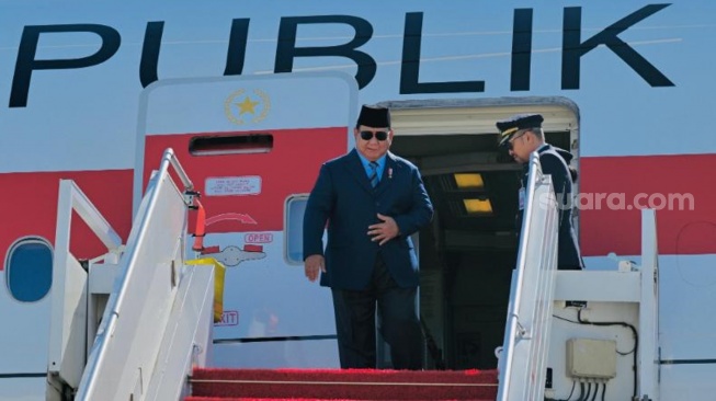 Presiden Prabowo Subianto di Bandara Orly, Paris, Republik Prancis. (Laily Rachev - Biro Pers, Media, dan Informasi Sekretariat Presiden)