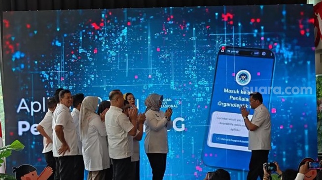 Badan Gizi Nasional (BGN) meluncurkan Aplikasi Reviu Pelaksanana Makan Bergizi Gratis (MBG) di kantor BGN, Jakarta, Selasa (26/5/2026). (Suara.com/Novian)