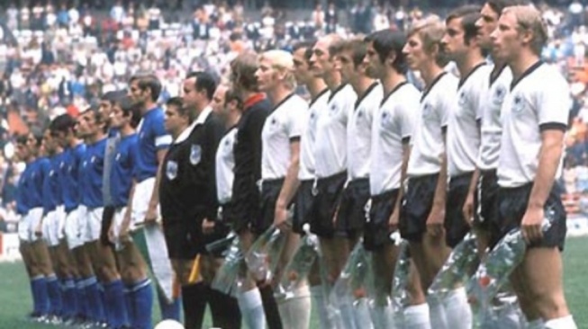 Pada 17 Juni 1970, Italia dan Jerman Barat menciptakan malam yang membuat sepak bola berhenti menjadi sekadar permainan. [Istimewa]