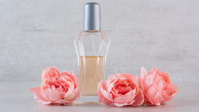 5 Rekomendasi Parfum Lokal Aroma Mawar, Wangi Segar Tahan Lama Seharian