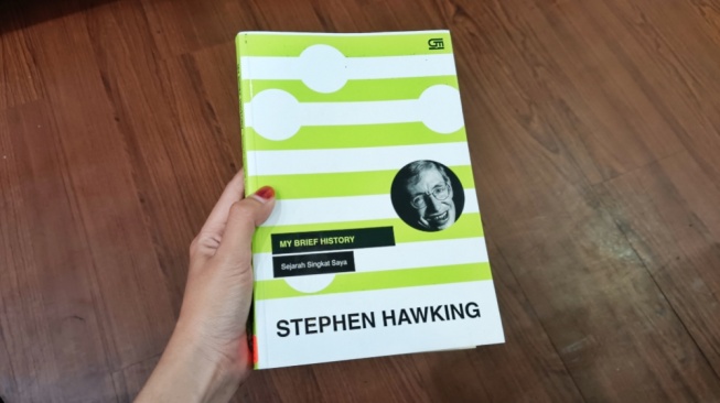 Tak Sekadar Ilmuwan: Sisi Manusiawi Stephen Hawking dalam My Brief History