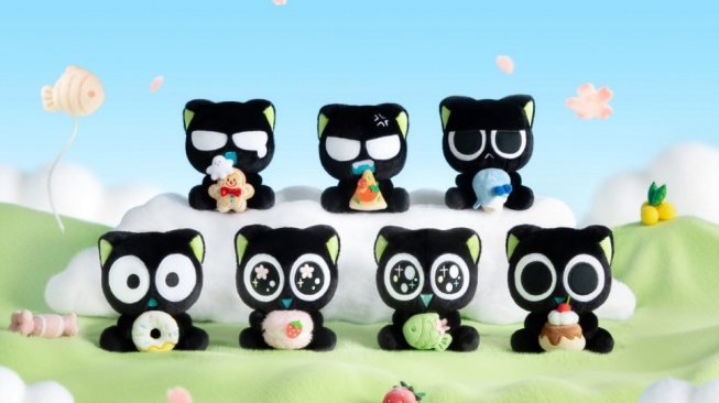 Funism Luo Xiaohei Hug Series Plush Pendant . [AKG Entertainment]