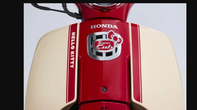 Honda Super Cub Edisi Hello Kitty, Bedah Perbedaan dari Versi Standar yang Bisa Jadi Inspirasi Modif (Greatbiker)