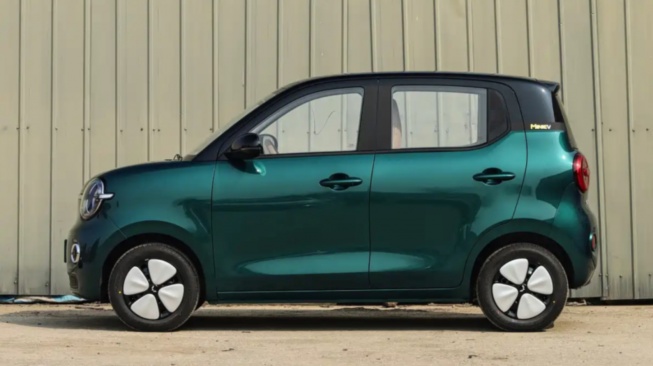 Wuling Hongguang dengan desain empat pintu atau untuk pasar Indonesia dikenal dengan nama Air ev. (Foto: Wuling)