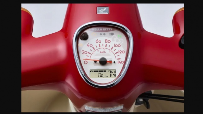 Honda Super Cub Edisi Hello Kitty, Bedah Perbedaan dari Versi Standar yang Bisa Jadi Inspirasi Modif (Greatbiker)