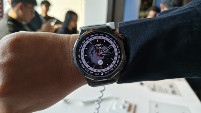 Oppo Watch X3. [Suara.com/Dythia]