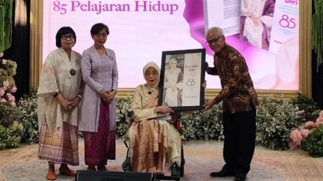 Ulang Tahun ke-85, Mien R. Uno Luncurkan Buku Cermin Diri: Berisi Pesan untuk Generasi Muda
