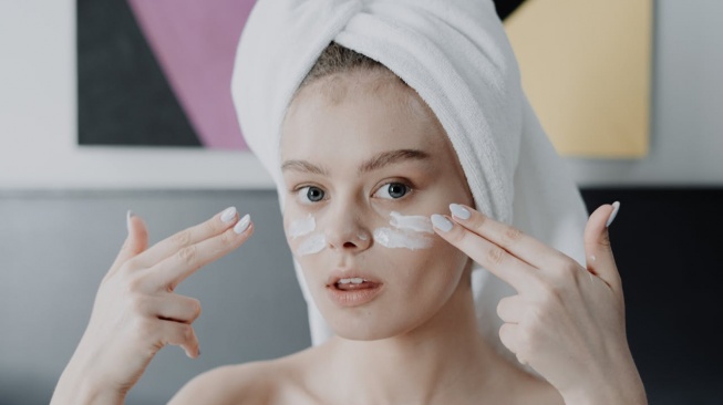 4 Sunscreen Paling Murah untuk Mencerahkan Wajah dan Hempaskan Flek Hitam
