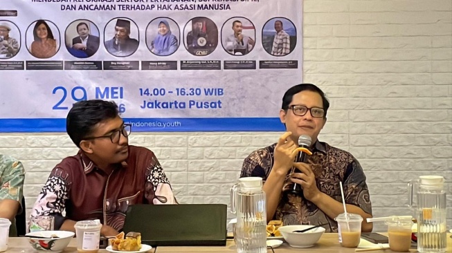 Akademisi sosial-politik Universitas Negeri Jakarta (UNJ), Ubedilah Badrun (kanan). (Ist)