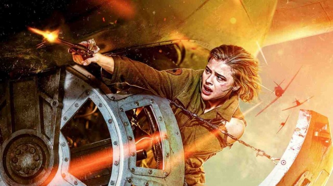 Shadow in the Cloud Malam Ini: Chloe Grace Moretz Terjebak di Ruang Sempit dengan Monster