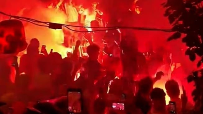 Budapest Membara! Bentrokan Fans Arsenal vs PSG Pecah Beberapa Jam Sebelum Final Liga Champions