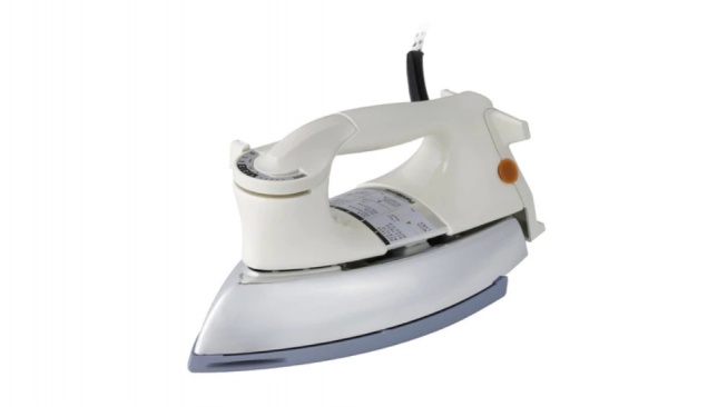 Setrika Panasonic NI-22AWTSR. (Shopee)