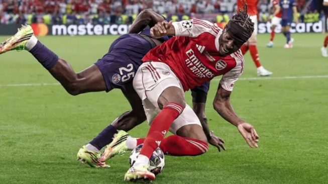 Insiden Noni Madueke Tanpa Penalti, Eks Wasit Liga Inggris Buka Suara